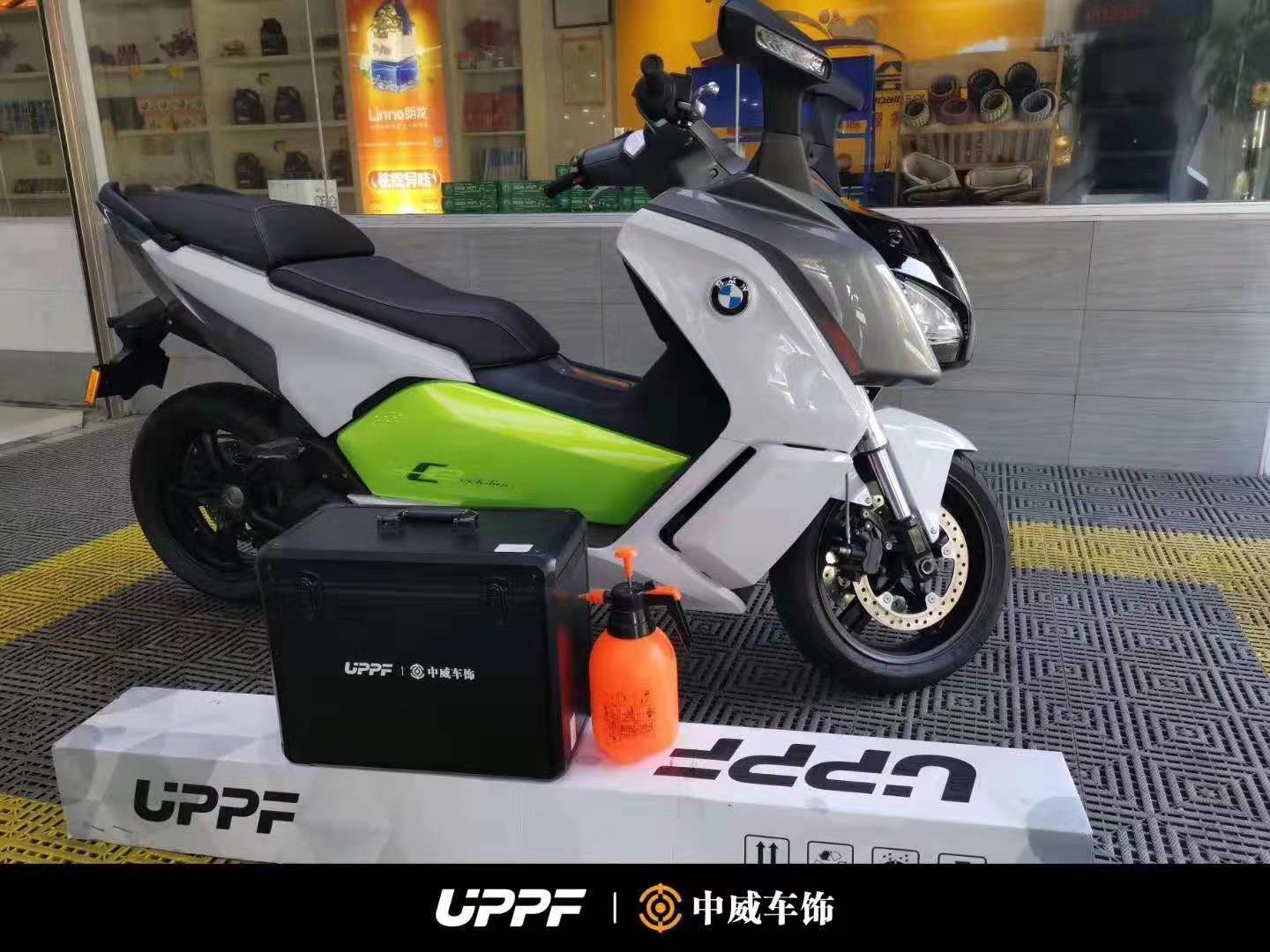 深圳隱形車衣|UPPF寶馬摩托車隱形車衣施工--UPPF隱形車衣官網(wǎng)